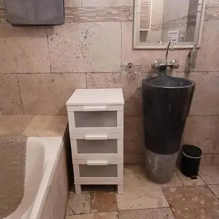 Maison De 2 Avec Jardin Clos Et Wifi A Revest Des Brousses ホテル 3*